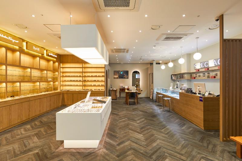 照明点亮 27 平米眼镜店空间-7