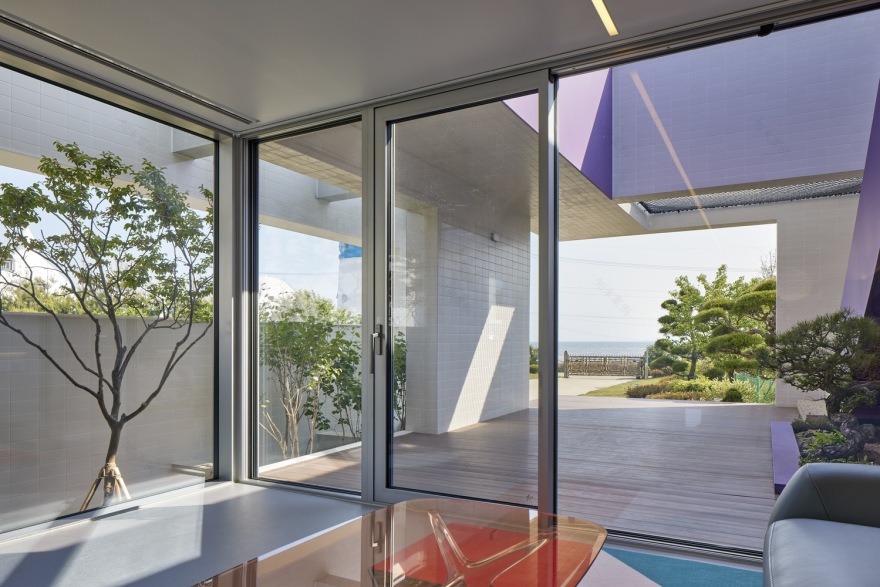 Square House · 漂浮的度假胜地-13