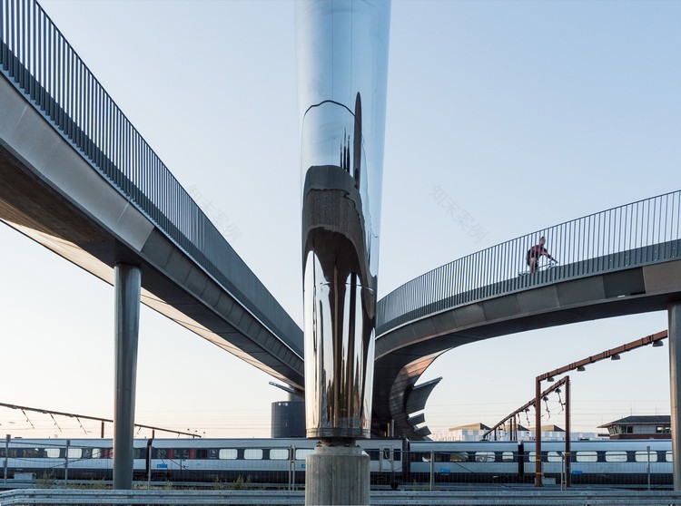 丹麦欧登塞市地标步行自行车桥(Byens Bro)-4