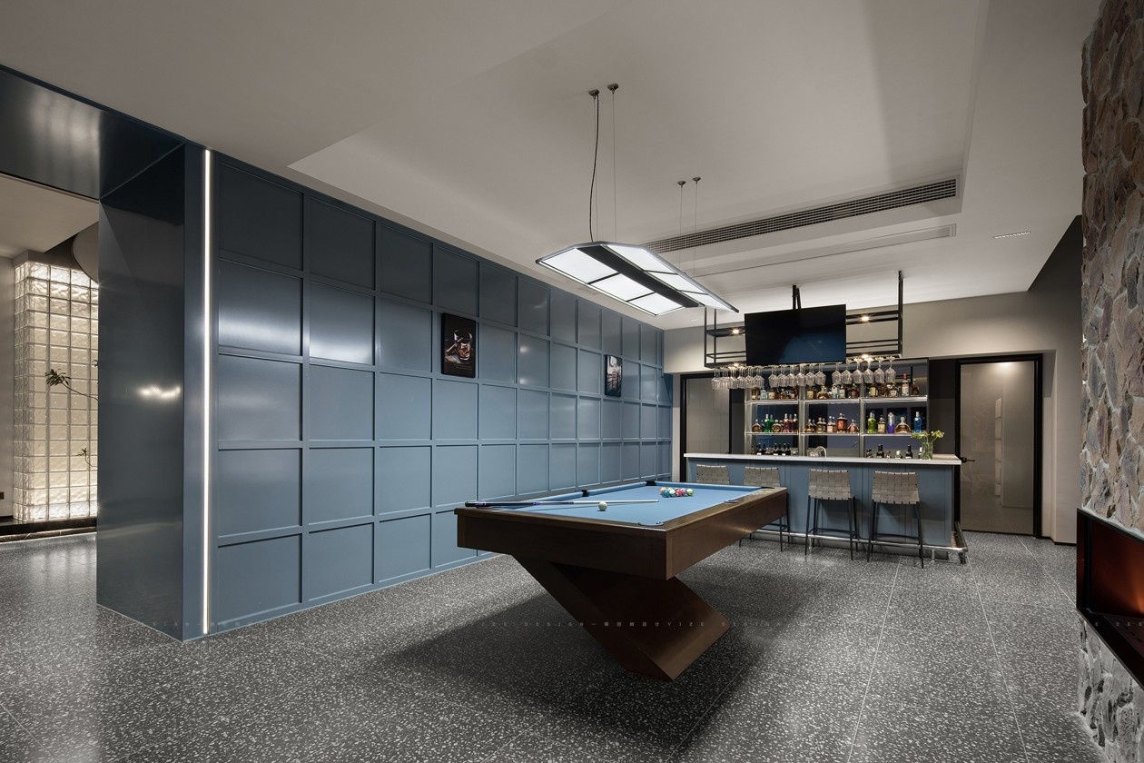 悬浮楼梯下的现代极简别墅设计丨中国杭州丨赵艺哲设计团队-14