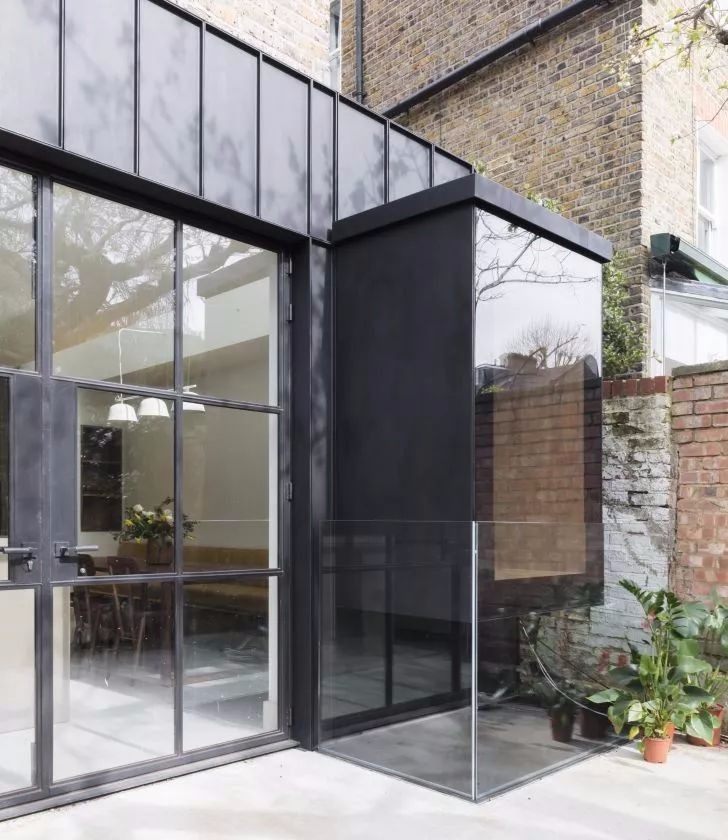 伦敦住宅的黄铜魅力-5