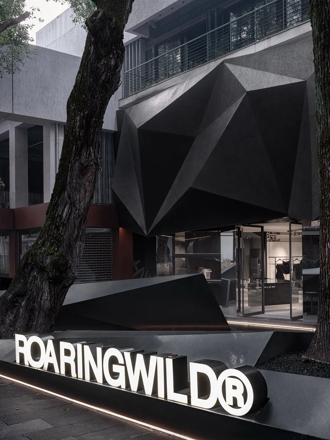 ROARINGWILD 概念店丨中国上海丨DOMANI 东仓建设-49