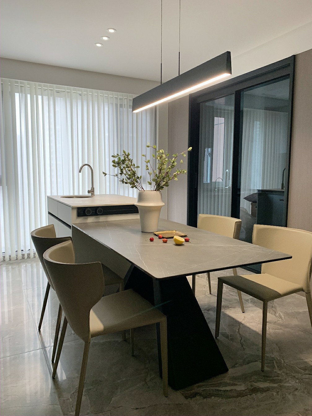 温馨极简主义客厅设计-9