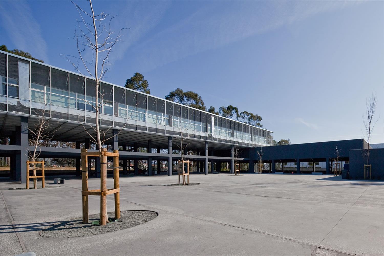 葡萄牙 Lousada 市立中学 | 环保与科技融合的现代教育空间-7