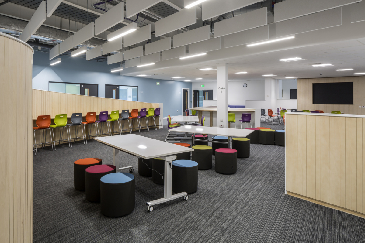 苏格兰 West Calder 中学现代教学楼-10