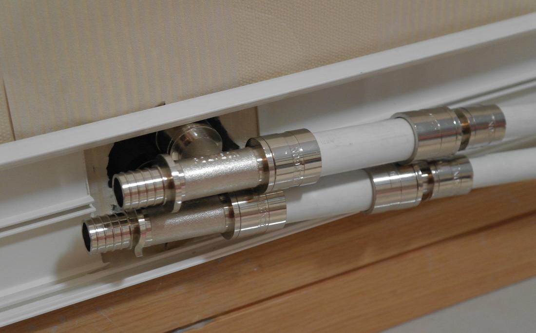 
上海浦东新区康桥路明装暖气片安装效果图 -1