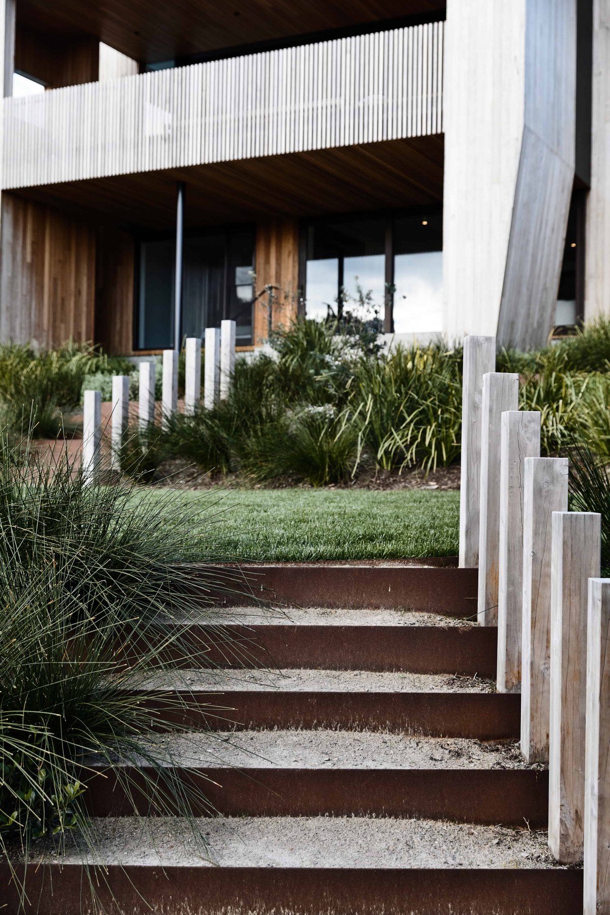 那不勒斯海岸线上的现代“逃亡”之家-11