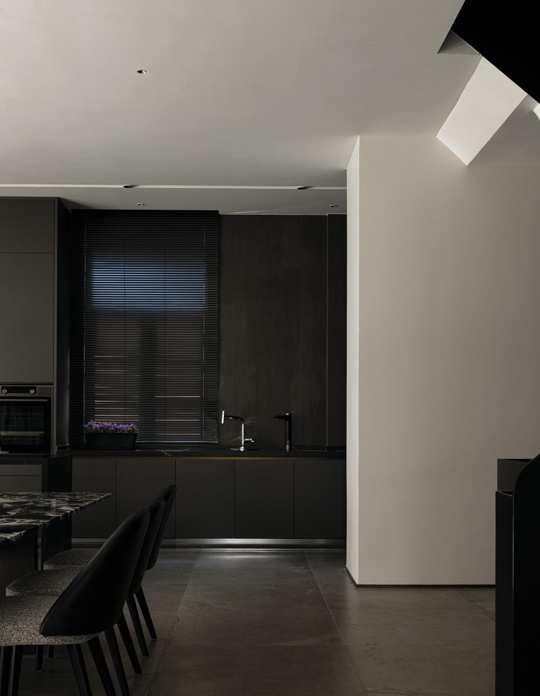 现代轻奢质感别墅设计-22