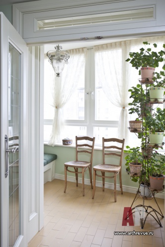 三室传统带彩绘玻璃与向日葵元素公寓丨Яровикова Анна,Мясникова Юлия-48