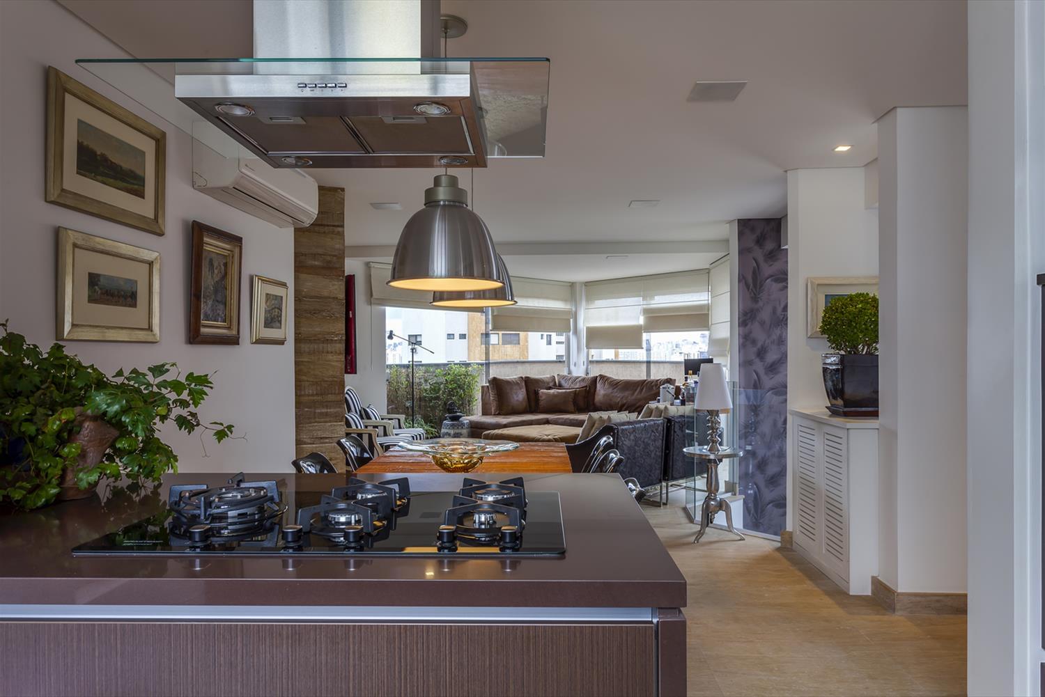 巴西圣保罗 350 平米现代公寓,木质与玻璃的精致细节-16