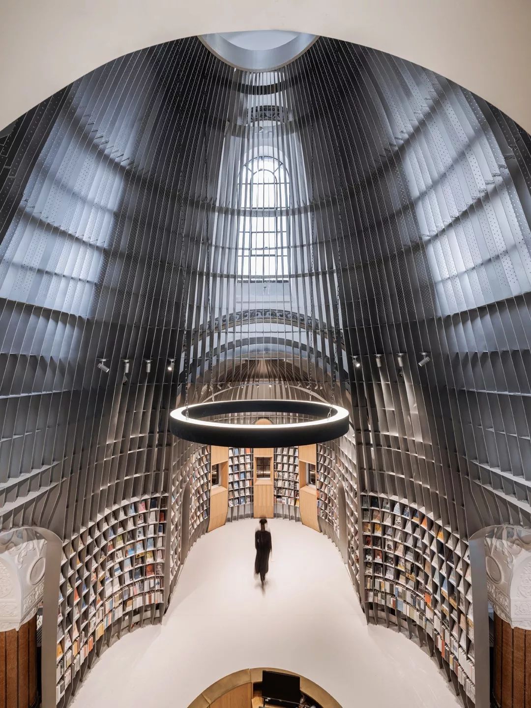 教堂之魅 | 书店、咖啡馆、诗歌店的奇妙融合-249