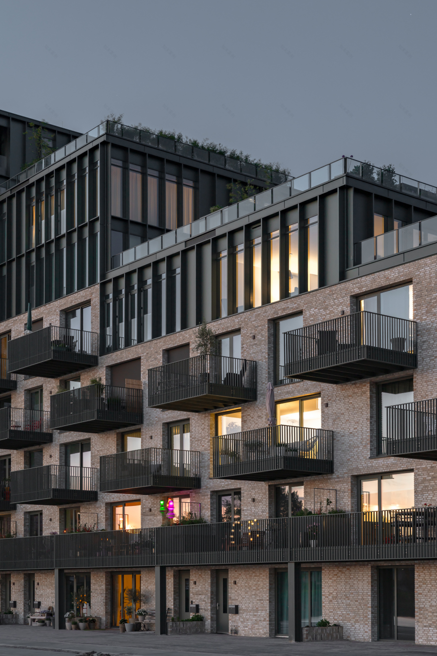 House at the Harbor / Powerhouse Company-41