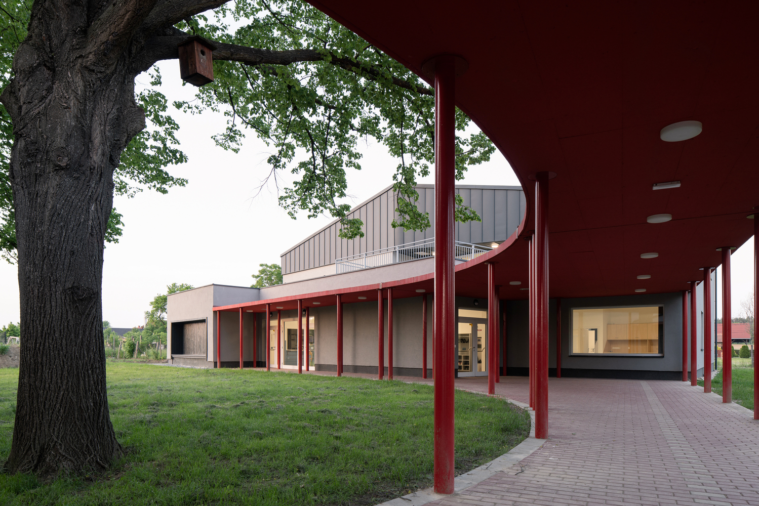 匈牙利 Szentpéterfa 小学创新设计丨CAN Architects-1