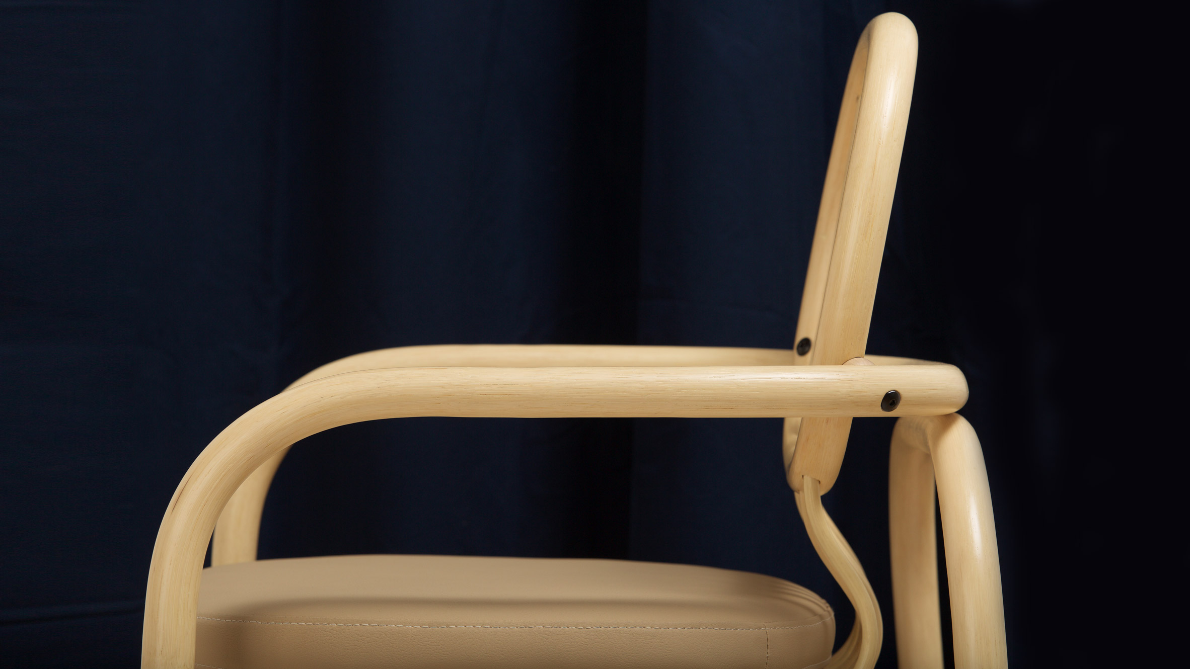 Andre Mestre aims to challenge how office chairs look and feel with rattan-0