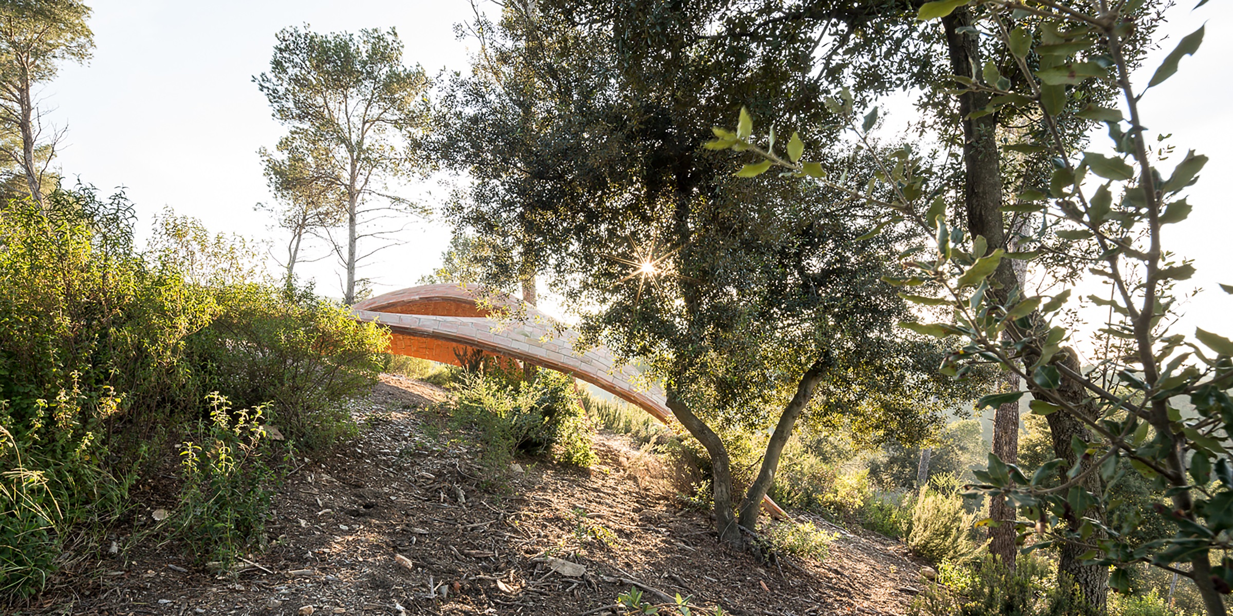 《砖托邦》与自然相融的拱顶构筑-140