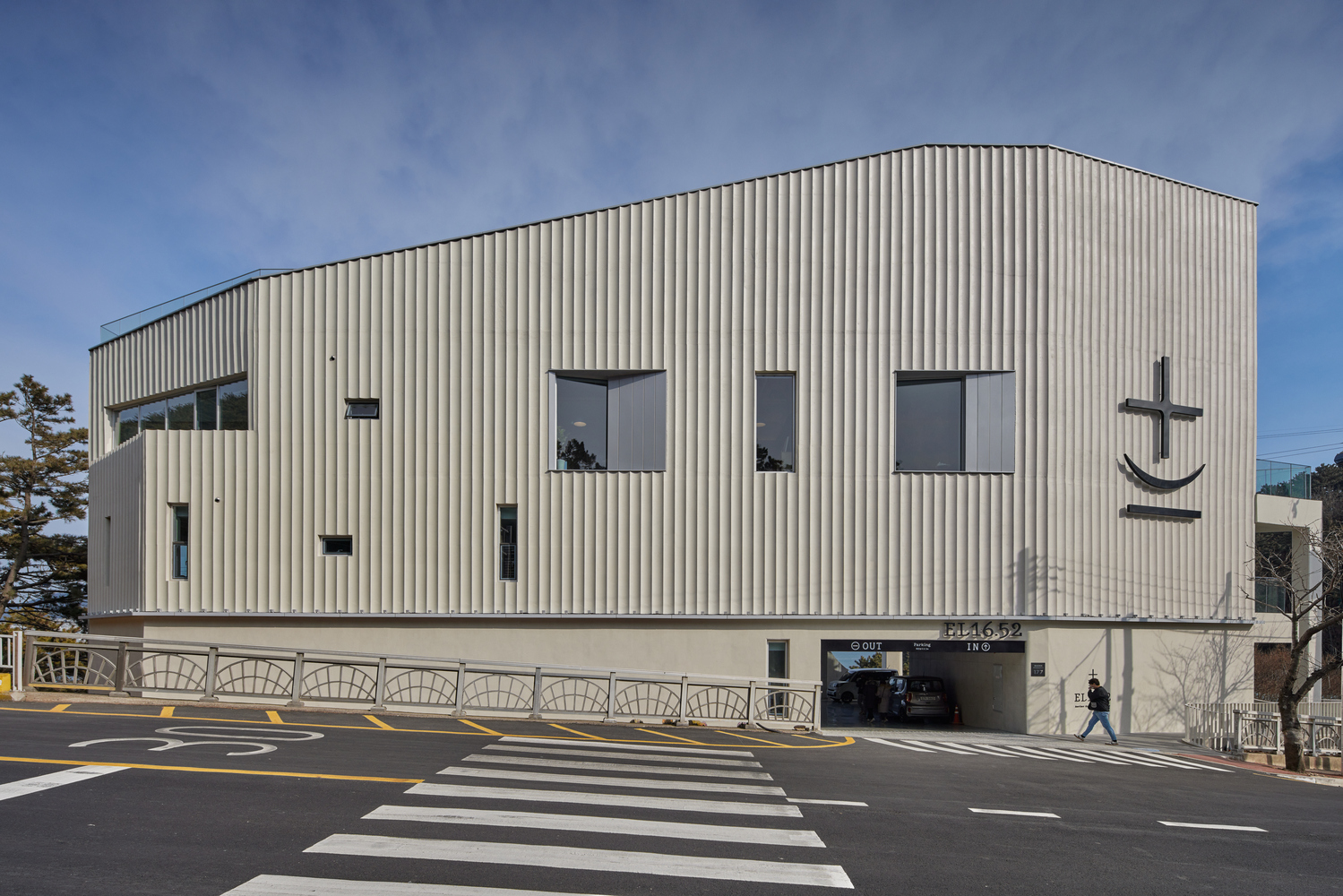 Sense of the Sea Café | 韩国 Busan 海岸半圆形建筑设计-35