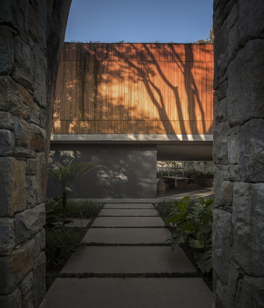 巴西 3V 住宅 | 混凝土与木质的透明对话-31