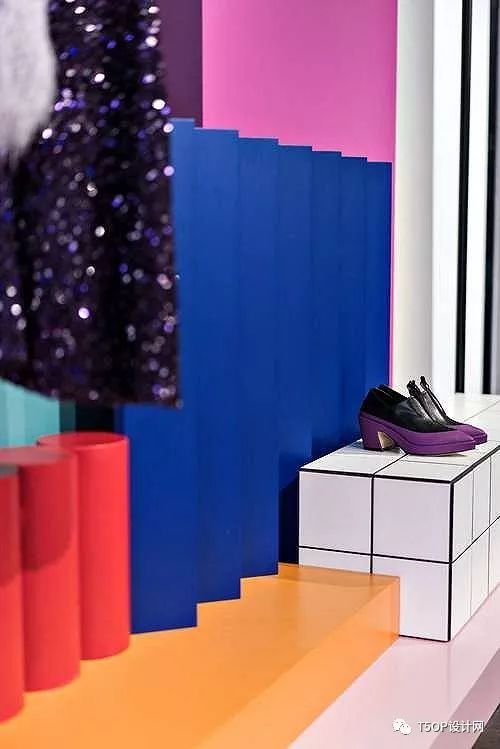 色彩与廓形 · VVNK 装置艺术空间 | Zinovatnaya-14