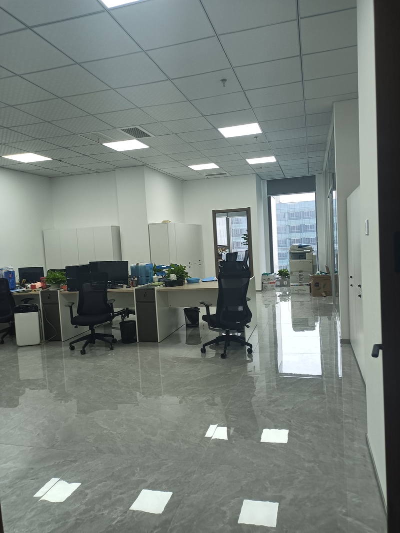 重庆汽博中心现代简约风格办公室设计-6