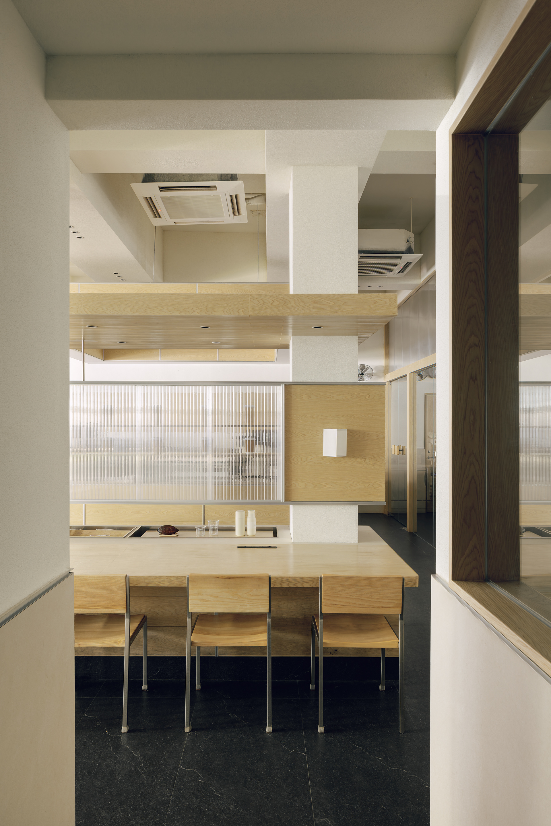 Ruhaus Studio | Cafe on warm-13