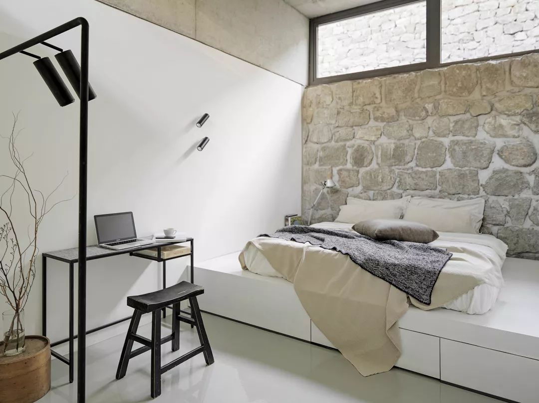 长城脚下旧仓库新生,石墙木屋打造自然宜居空间-45