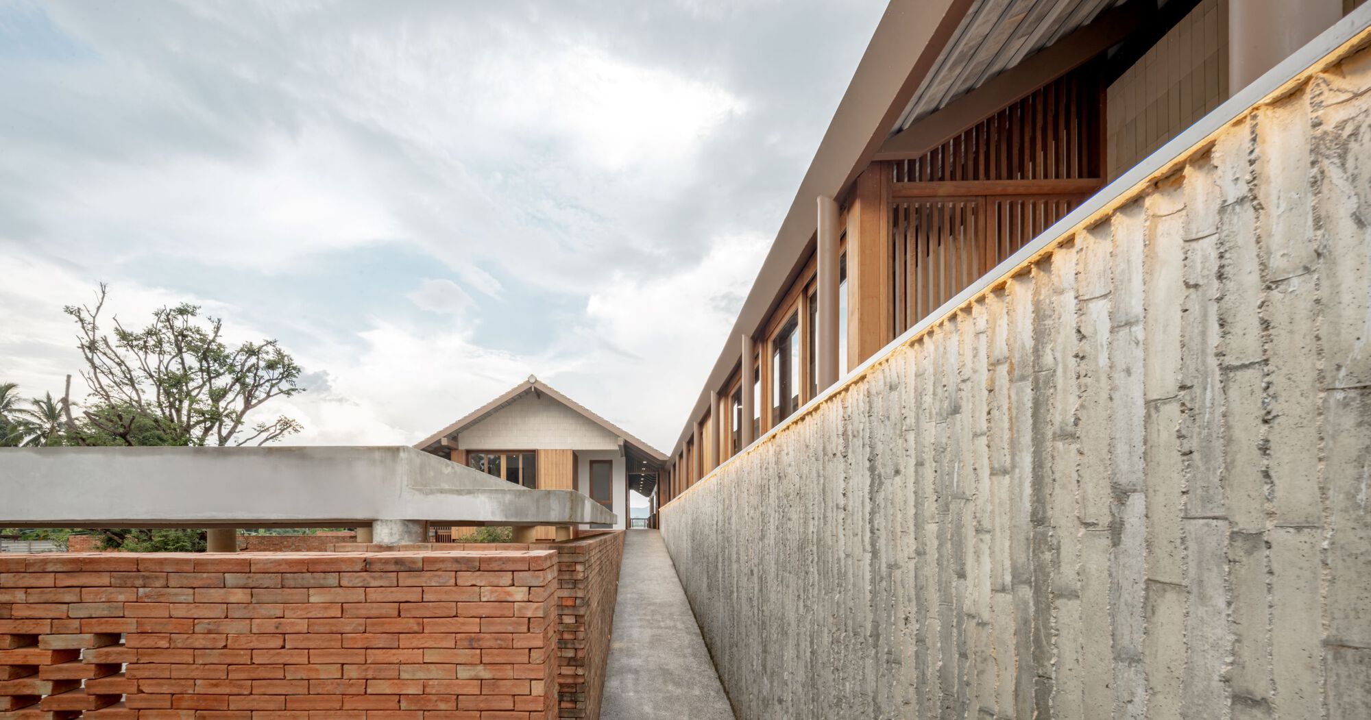 班苏德塞恩苏克（注：这是音译，Baan常见有村、屋等含义，SudSaenSuk可能是特定名称） 丨泰国清莱丨BodinChapa Architects-36