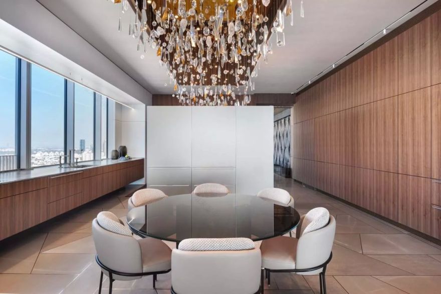 Yael Gal 打造乌克兰基辅奢华公寓,隐藏厨房与室内瀑布成亮点-28