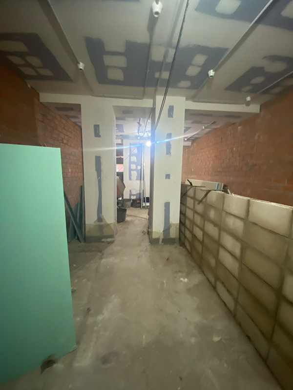 马德里社交俱乐部(注:在西班牙语里,la是定冠词,social有社交的意思 ,Madrid是马德里,LA SOCIAL MADRID有可能是马德里当地一个社交俱乐部之类的名称,这只是基于常见情况的推测) 丨西班牙马德里-12