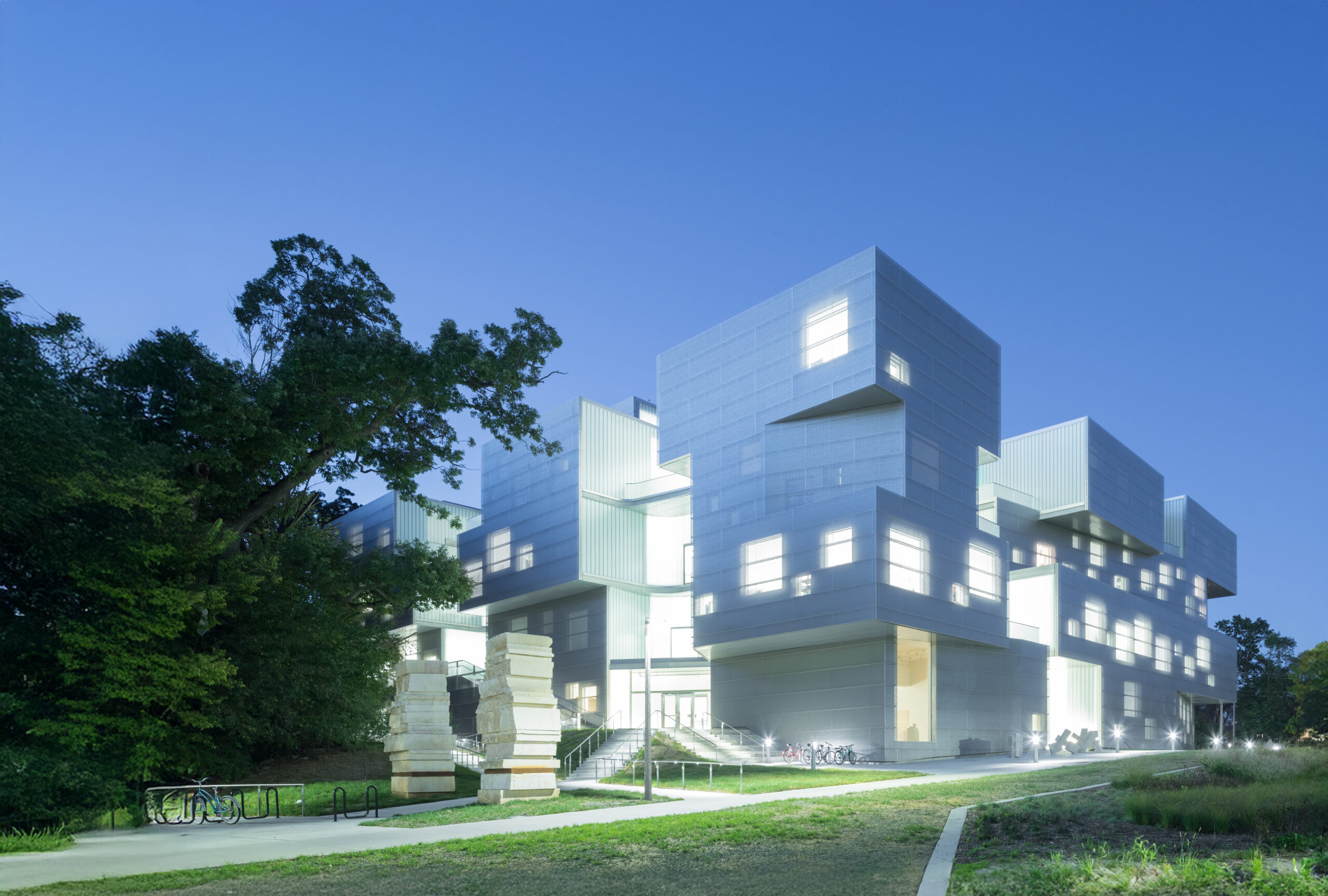 爱荷华大学视觉艺术大楼丨美国爱荷华丨Steven Holl Architects-0