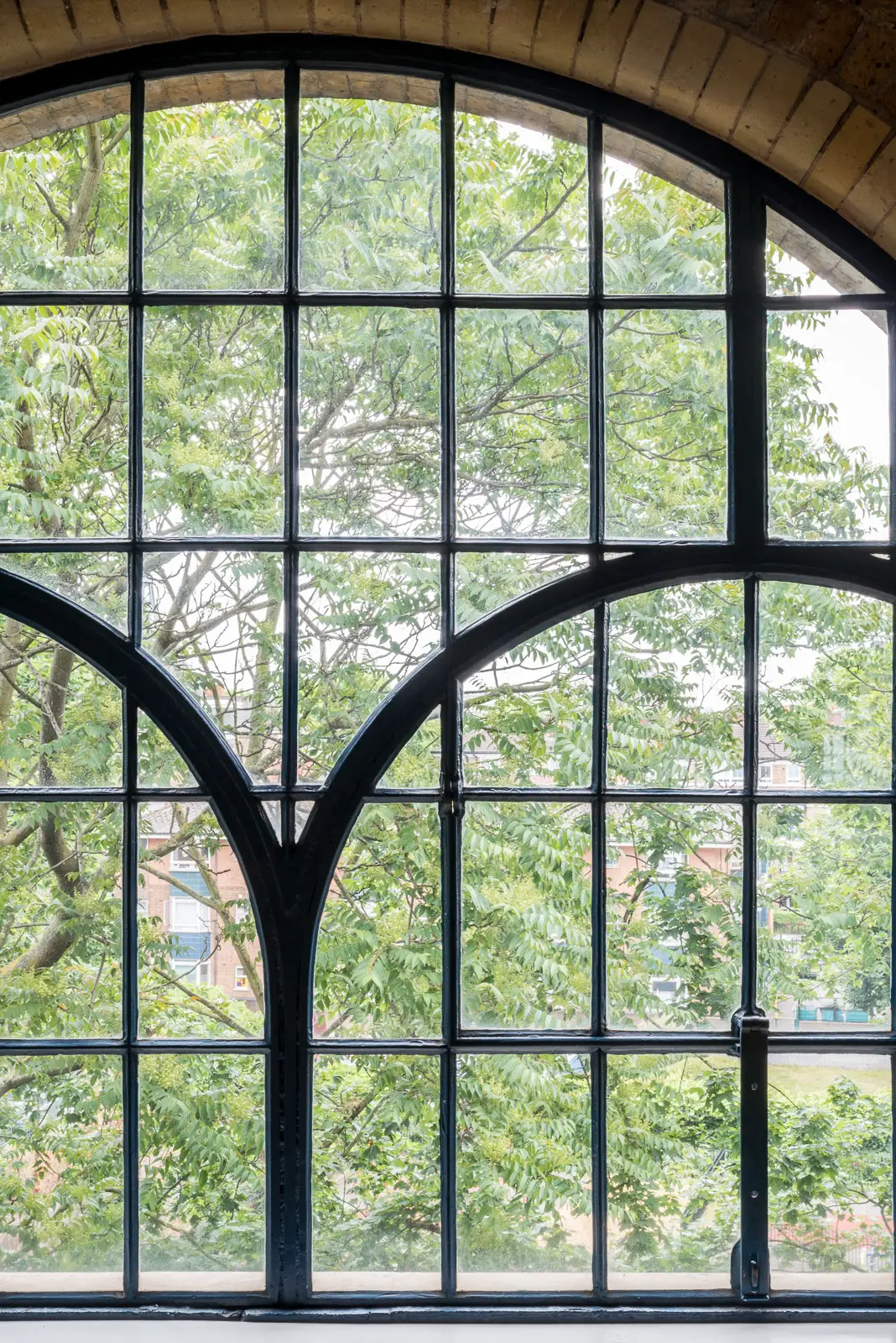 伦敦中心砖式拱窗优雅阁楼设计-2