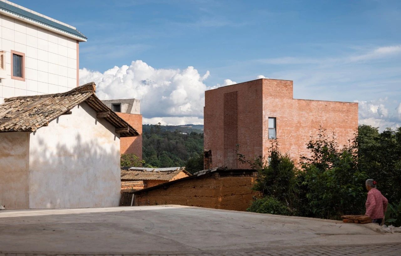 云南安宁田野红砖房丨中国云南丨杨雄-89