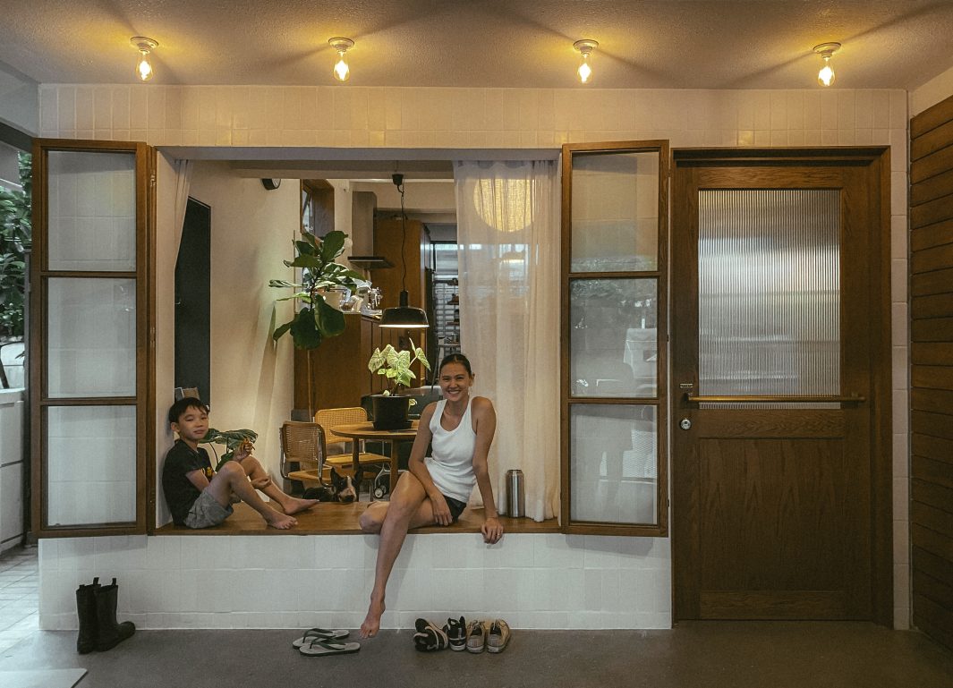 รีโนเวตทาวน์เฮ้าส์ อายุ 10 ปีให้อุ่นละมุนปนดิบเท่สไตล์อินดัสเทรียล-1