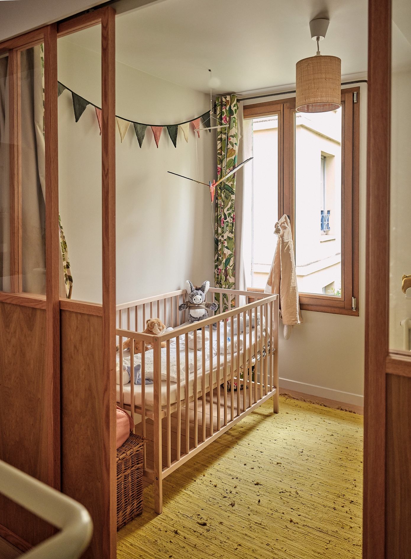 植物馆;植物园;植物之家(根据常见与合理语境,植物馆相对更符合场景需求,但因未明确具体语境,若此处为商业品牌名等,建议询问更多信息以精准判断)
注:若需更精准的唯一翻译,烦请提供该内容出现的具体语境,比如是在旅游介绍、商业宣传、小说等中的信息 丨法国巴黎丨Sophia Charles Architecte-5