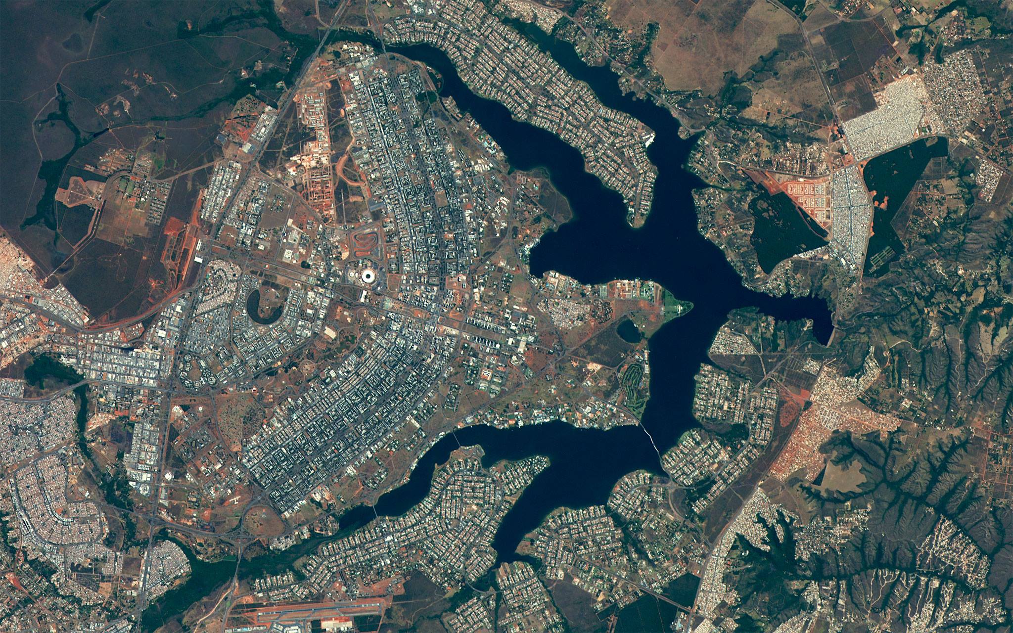 巴西利亚城市建设及相关建筑项目丨巴西巴西利亚丨Lucio Costa,Oscar Niemeyer等-37