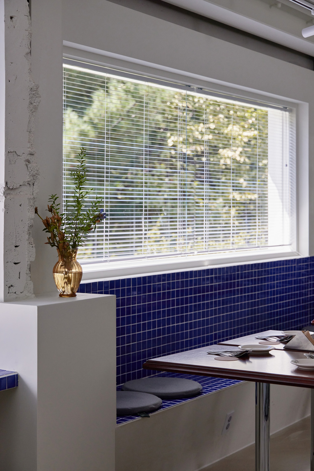 白色与蓝色的简约时尚 | 18 平米小空间的优雅转身-15