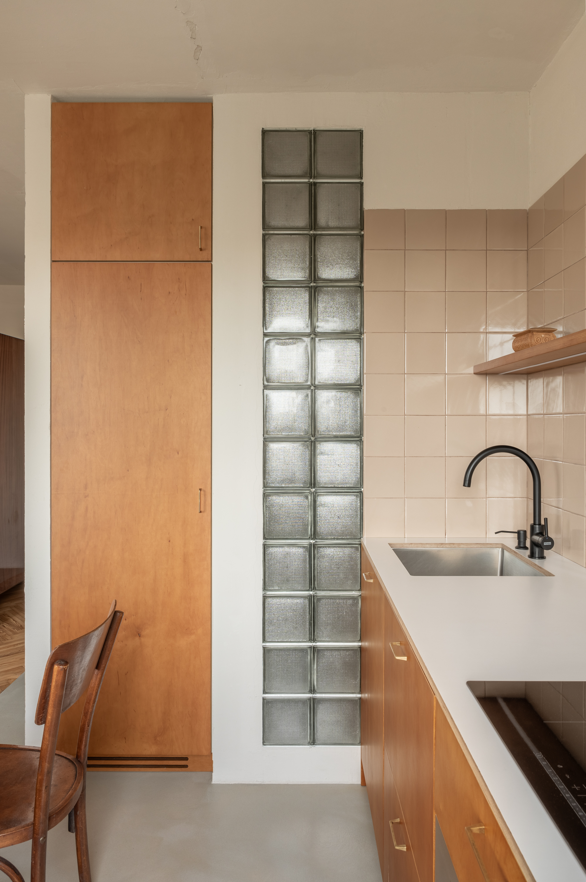 若ZOZULKA为特定人名、地名或品牌名等专有名词，通常可直接音译为佐祖尔卡  丨乌克兰利沃夫丨Iryna Bilohan-20