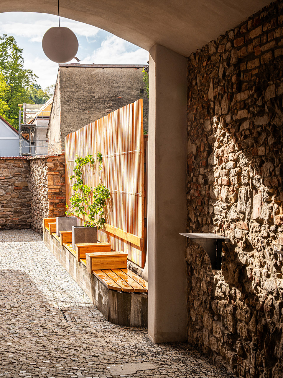 K66咖啡馆与联排住宅丨matěj šebek architekti-12