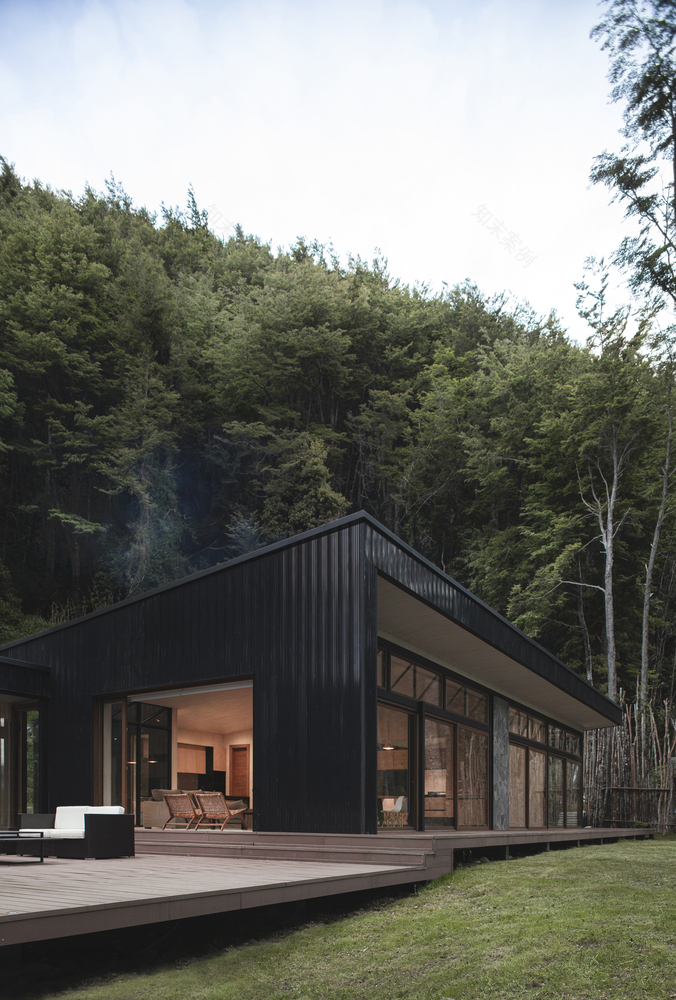 智利 Patagonia 湖畔复杂建筑设计丨Estudio Base Arquitectos-43
