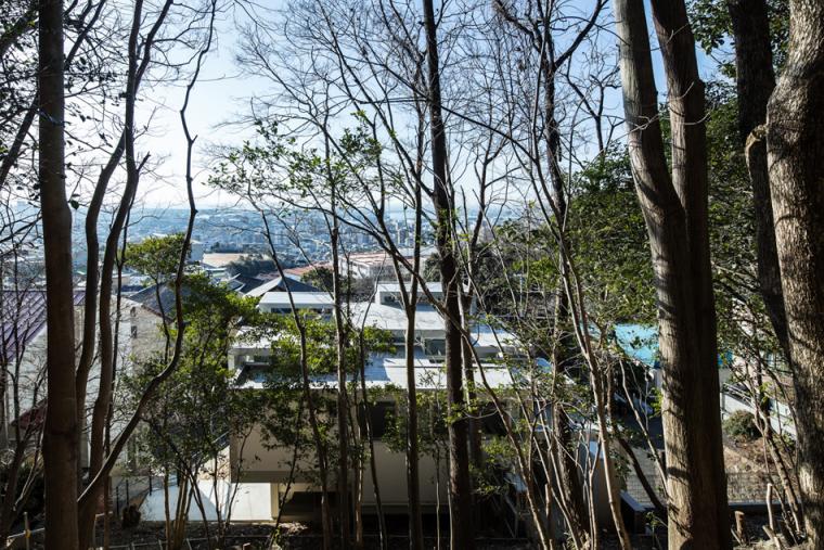 日本六甲山滑动住宅——融入自然的巧妙设计-12