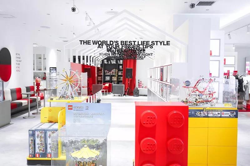 “流量收割机”，开了全球首家线下体验店-61