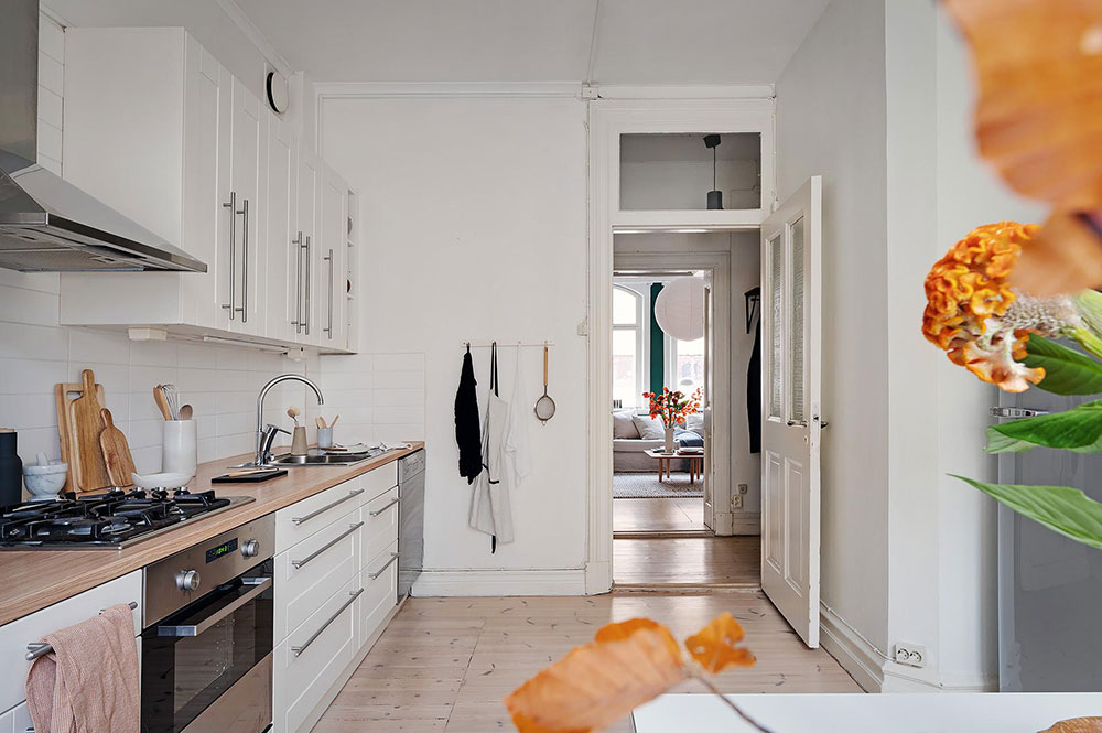 哥德堡 47㎡小公寓 | 绿色墙壁搭配高天花板，视觉冲击力十足-17