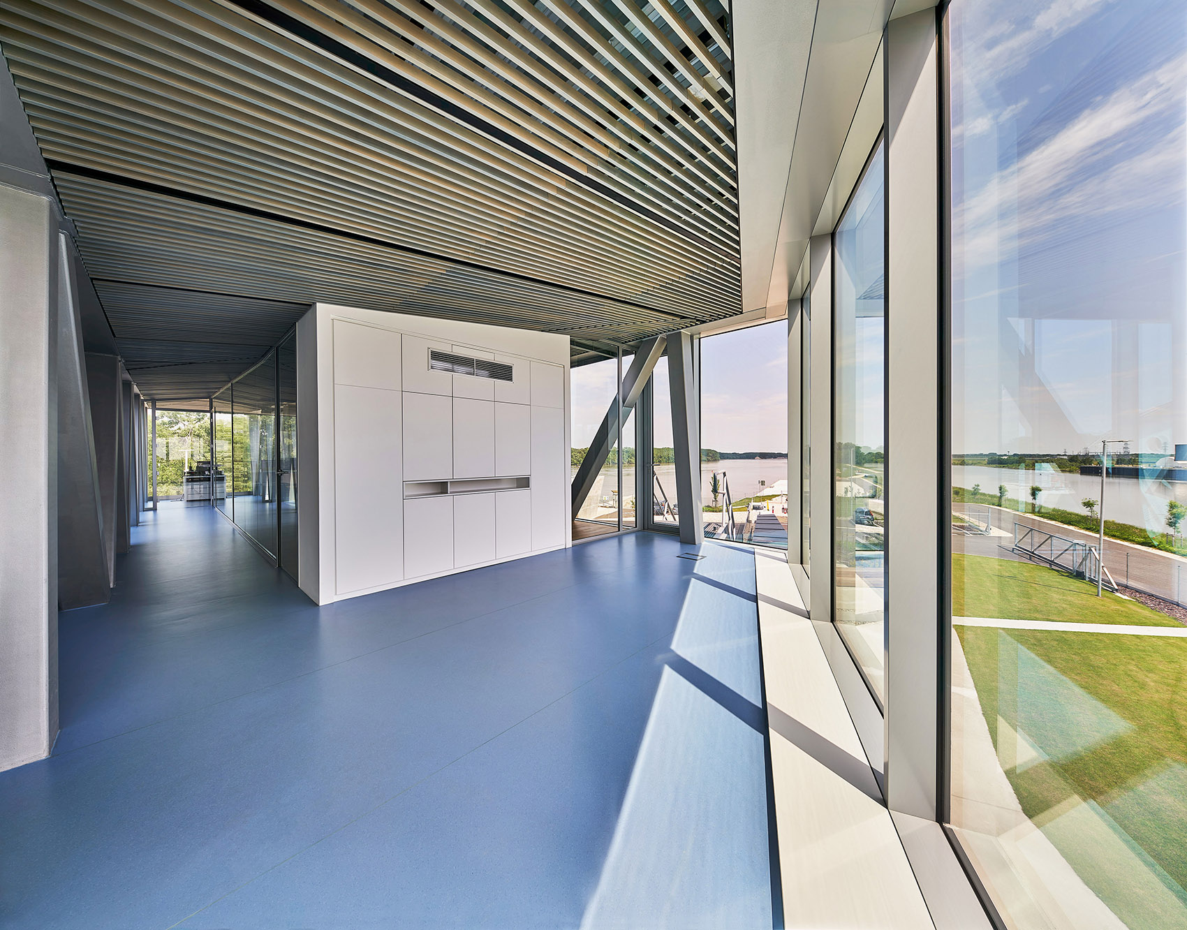 匈牙利 MosoniDanube 防洪闸门控制大楼丨TÉRHÁLÓZAT-75