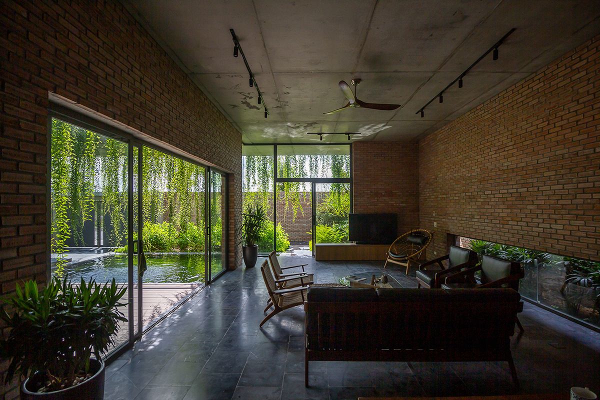 Mạo Khê House - Ngôi nhà gạch đỏ với không gian xanh bao phủ | HGAA-5