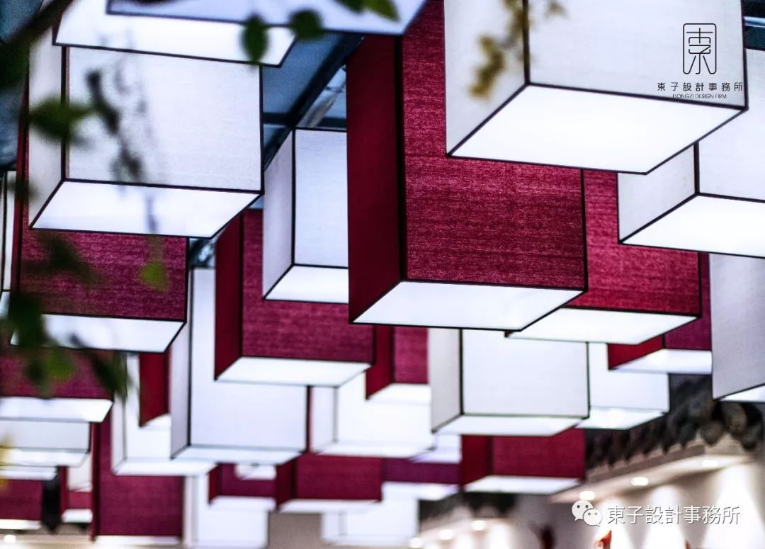 徽派水文化融入老火锅空间,打造独特用餐体验-20