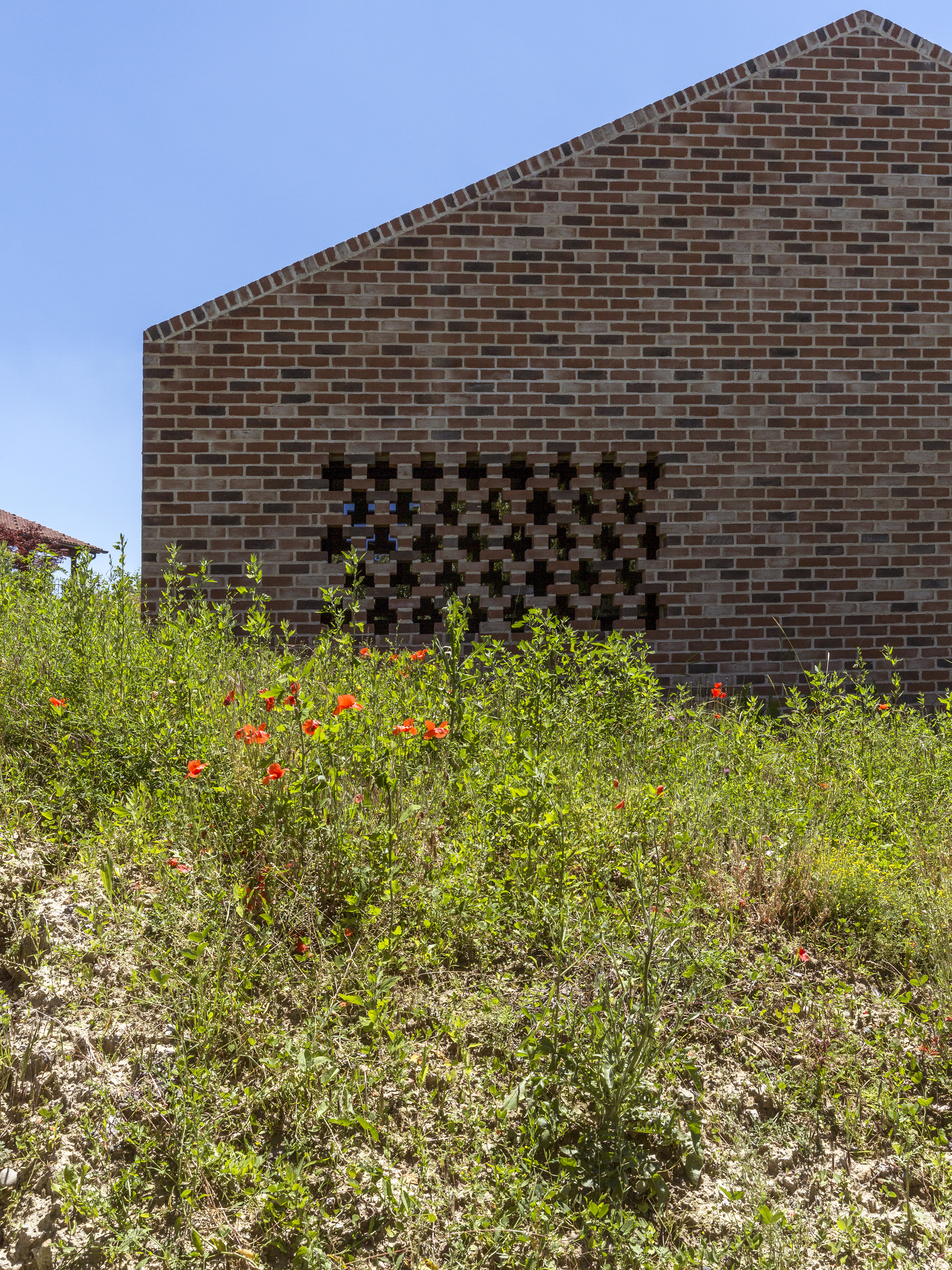 A Window on the Langhe House  / Studioata-32