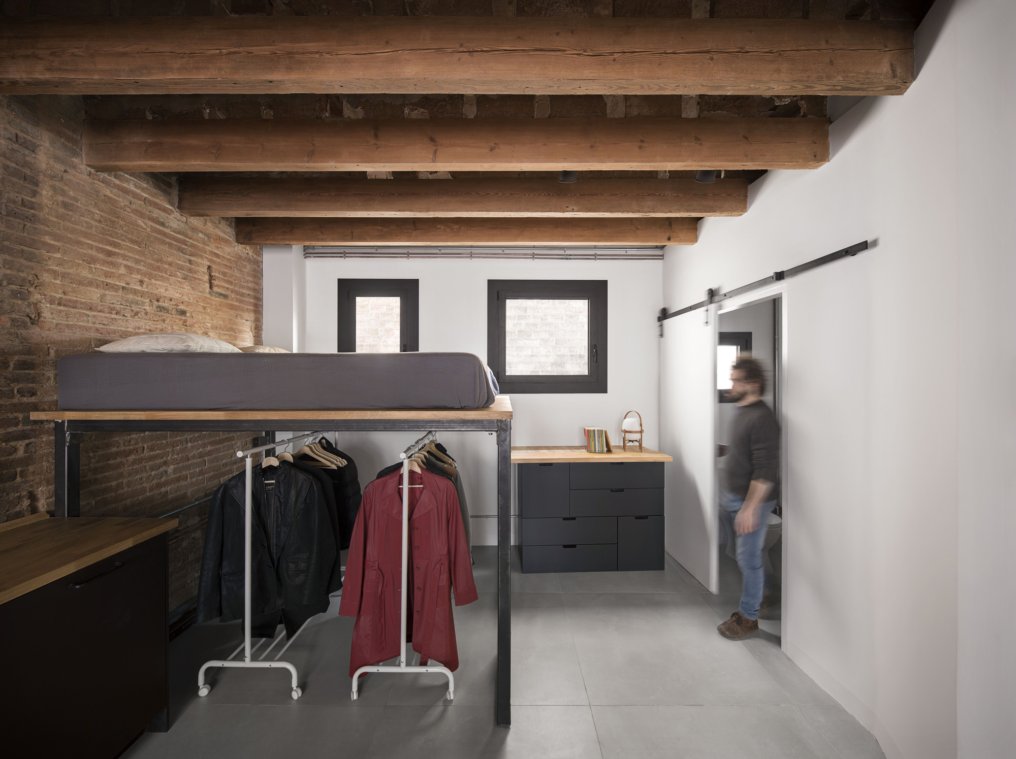 Small Attic in Gràcia  / NORA studio-24