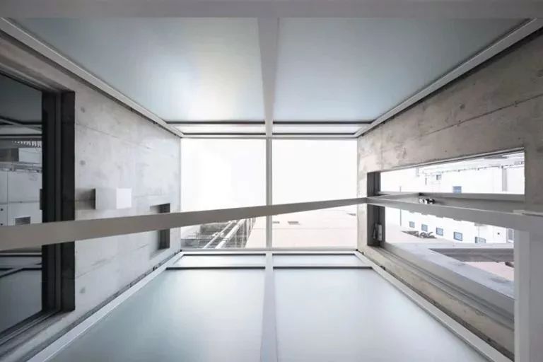 东京银座超薄混凝土建筑 | 狭窄地块的创意设计-26