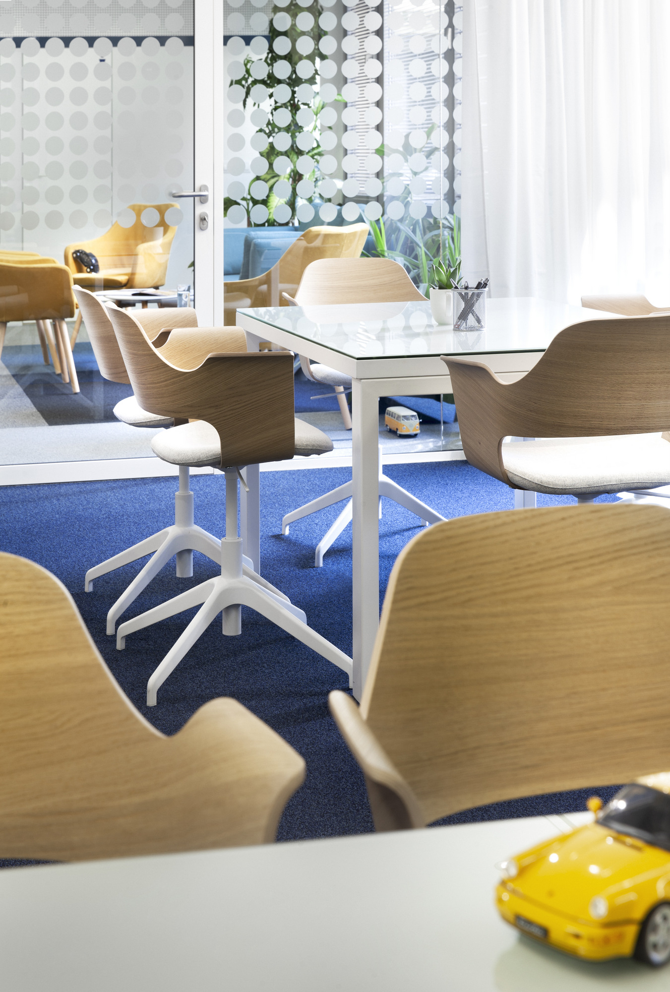 索菲亚保时捷金融集团办事处设计-10