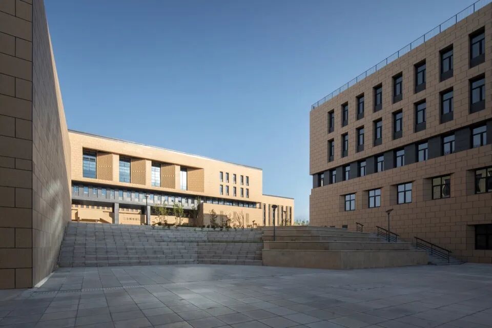 大学校园规划建筑设计：西宁 · 青海理工学院丨中国西宁丨清华大学建筑设计研究院有限公司（THAD）-9