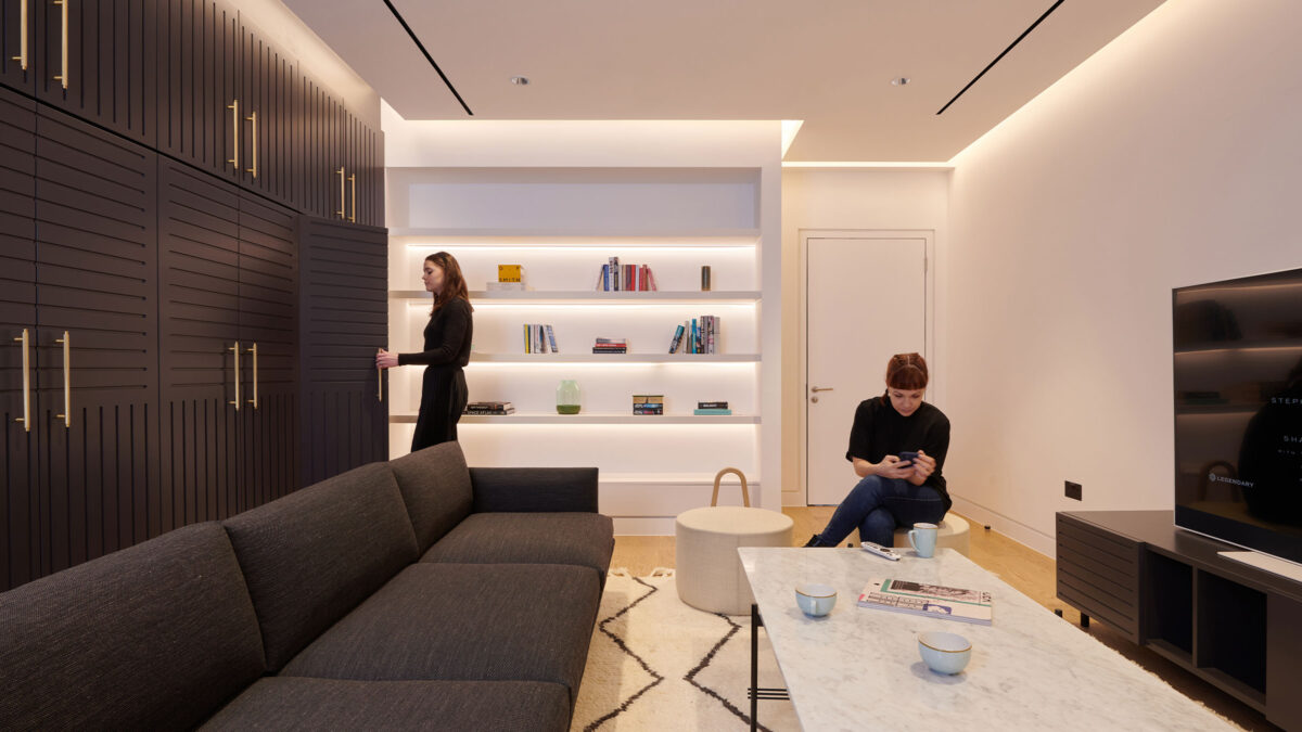 知名媒体公司，伦敦 -2